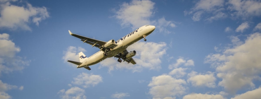 Aeroplane landing - Finnair